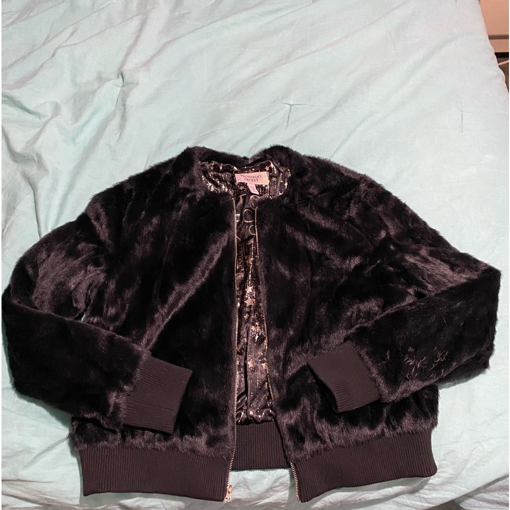 Victoria’s Secret new with tags faux fur jacket, 2018 fashion show foil graphics